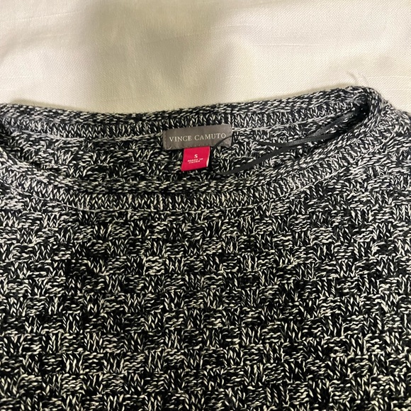 Vince Camuto Long Sleeve - Picture 2 of 2